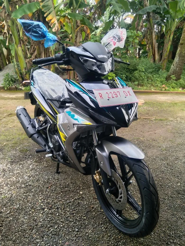 Penyerahan motor oleh sugeng