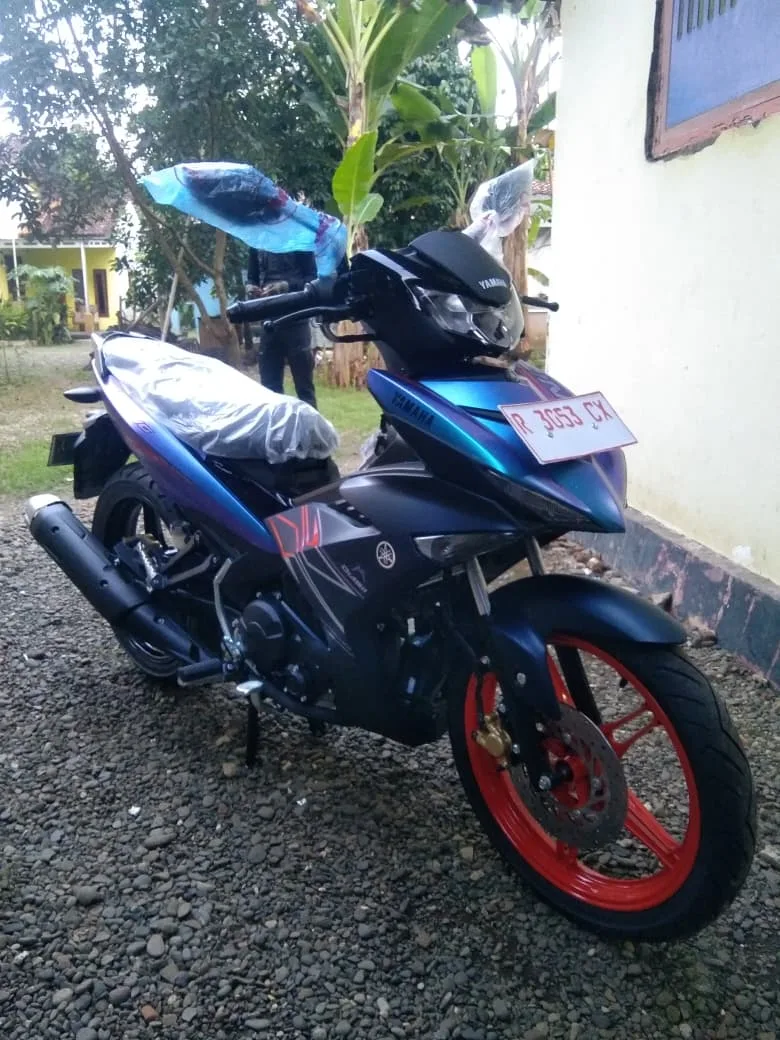 Penyerahan motor oleh sugeng